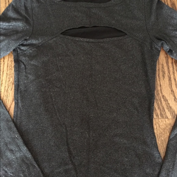 express basic tee - Picture 2 of 3